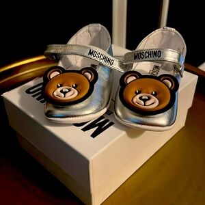 Moschino silver baby shoes size 19